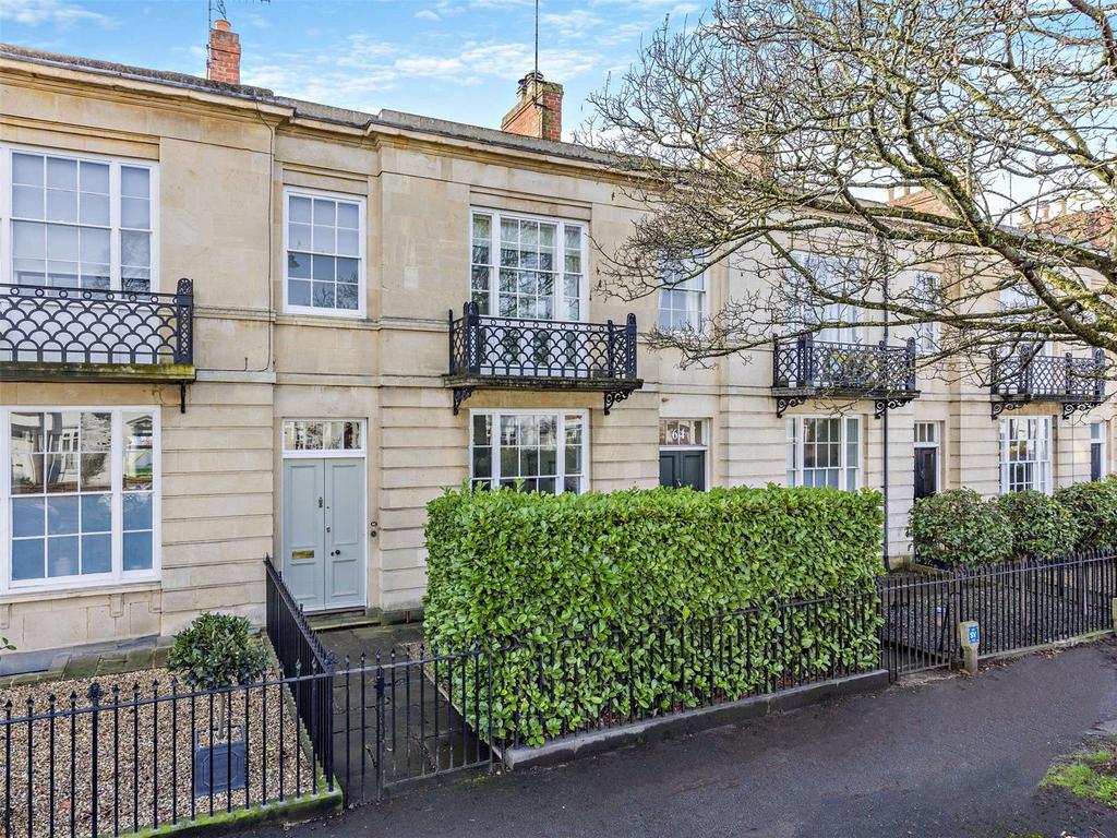Andover Road, Cheltenham, Gloucestershire, GL50 3 bed terraced house