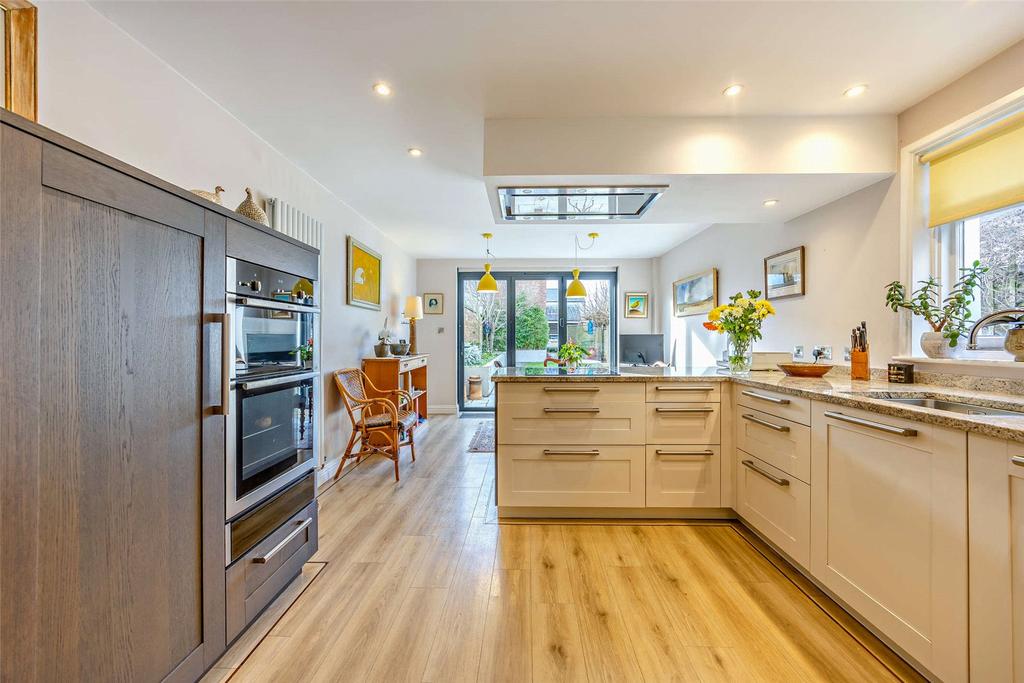Kitchen/Breakfast