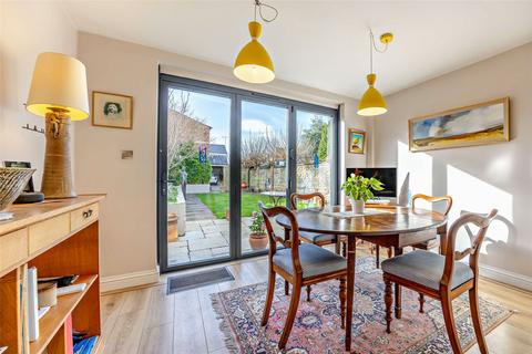 62 Andover Road, Cheltenham, GL50 2TN