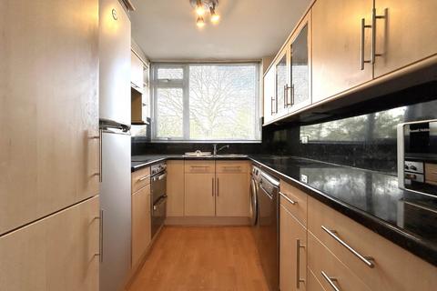 2 bedroom flat to rent, Links View, Sutton Coldfield, West Midlands, B74