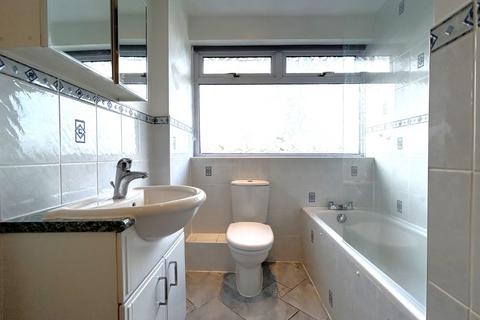 2 bedroom flat to rent, Links View, Sutton Coldfield, West Midlands, B74