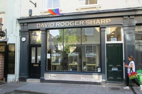 Retail property (high street) to rent, 4 Turl Street, Oxford, OX1 3DQ