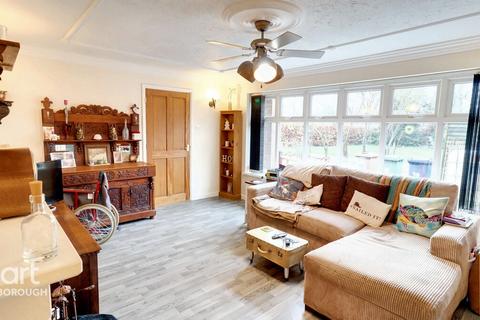 4 bedroom chalet for sale, Priors Road, Whittlesey