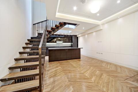 undefined, Belmont Street, London
