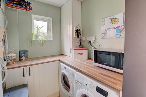 173 King George Close, Bromsgrove, B61 8SN