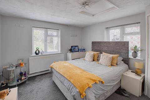 173 King George Close, Bromsgrove, B61 8SN