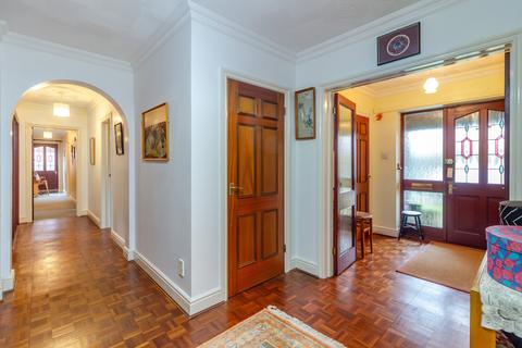 32 Castle Oak, Usk, NP15 1SG