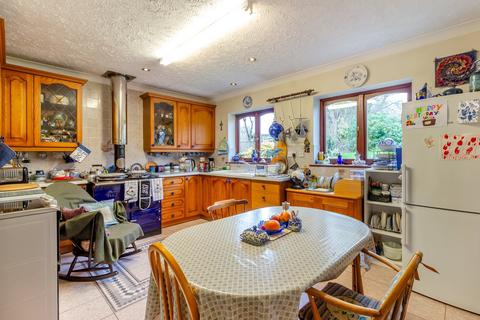 32 Castle Oak, Usk, NP15 1SG