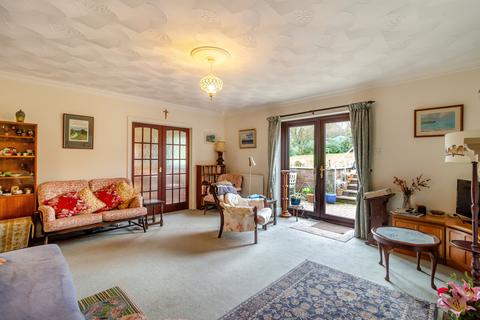 32 Castle Oak, Usk, NP15 1SG