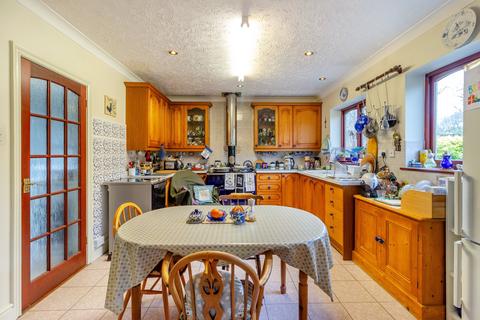 32 Castle Oak, Usk, NP15 1SG