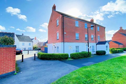 3 bedroom townhouse for sale, Brook Furlong Drive, Birstall, LE4