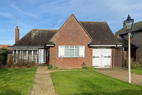 2 bedroom detached bungalow for sale, West Drive, Aldwick Bay Estate, Aldwick, West Sussex PO21