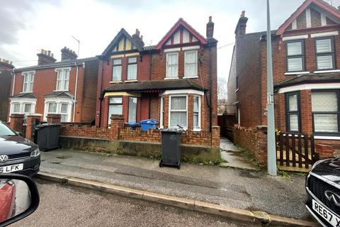 3 bedroom semi-detached house for sale - Cullingham Road, Ipswich IP1