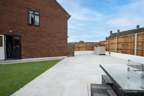 40 Amersham Road, Romford, RM3 9JB