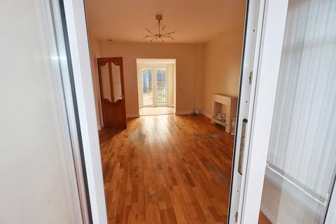 6 Armitage Gardens, Gateshead, NE9 7EY