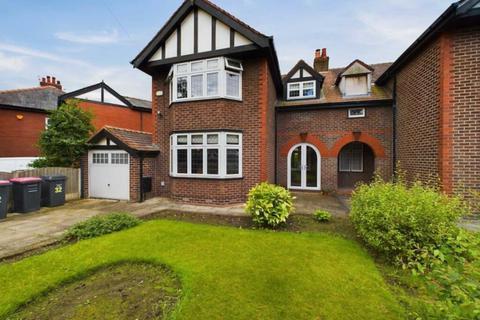 4 bedroom semi-detached house for sale, Broadway, Manchester