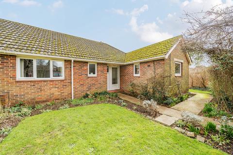 3 bedroom bungalow for sale - Field Close, Bassett Green, Southampton, Hampshire, SO16