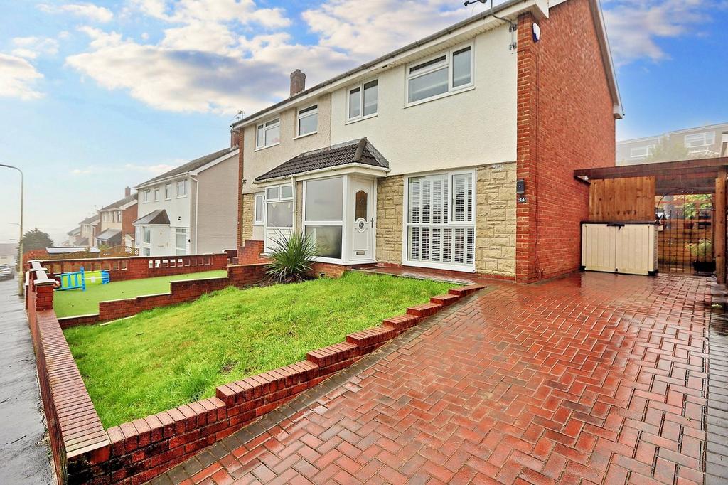 Lan Close, Pontypridd CF37 3 bed semidetached house £249,500
