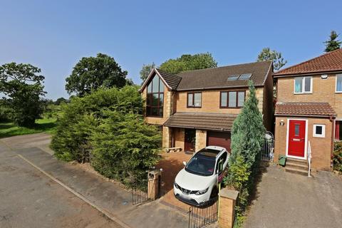 4 bedroom detached house for sale, Clos Creyr, Pontypridd CF38