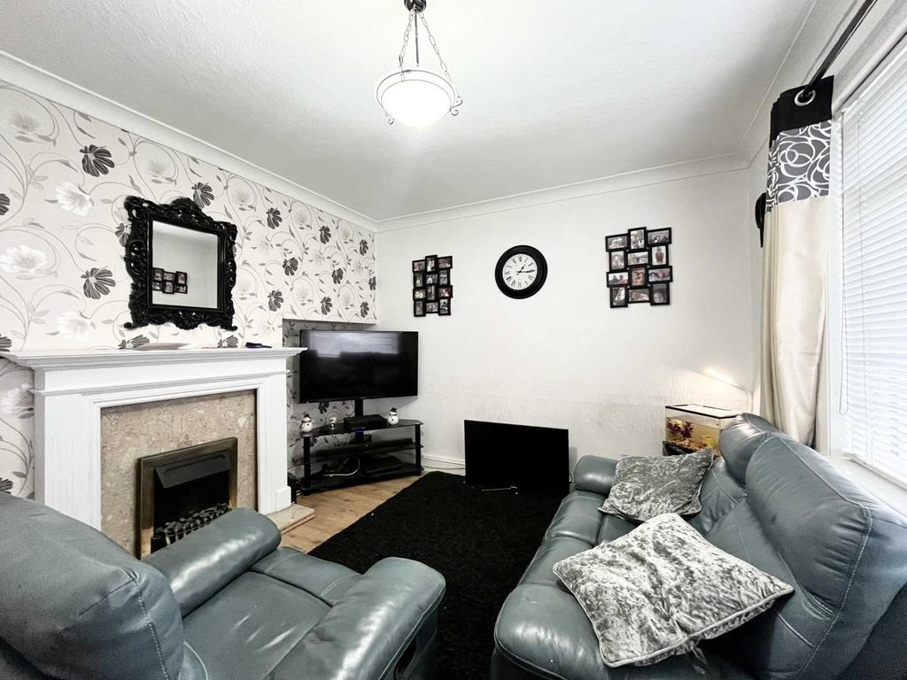 *NO CHAIN ABOVE* Upland Road, St. Helens 3 bed semidetached house for