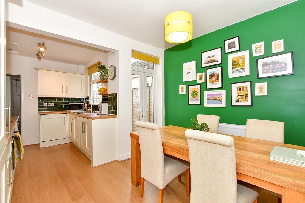 Londesborough Road, Southsea, Hampshire 2 bed terraced house for sale