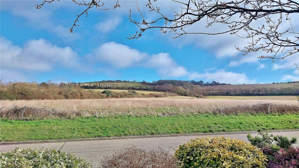 Long Meadow, Findon Valley, West Sussex, BN14 3 bed bungalow for sale ...