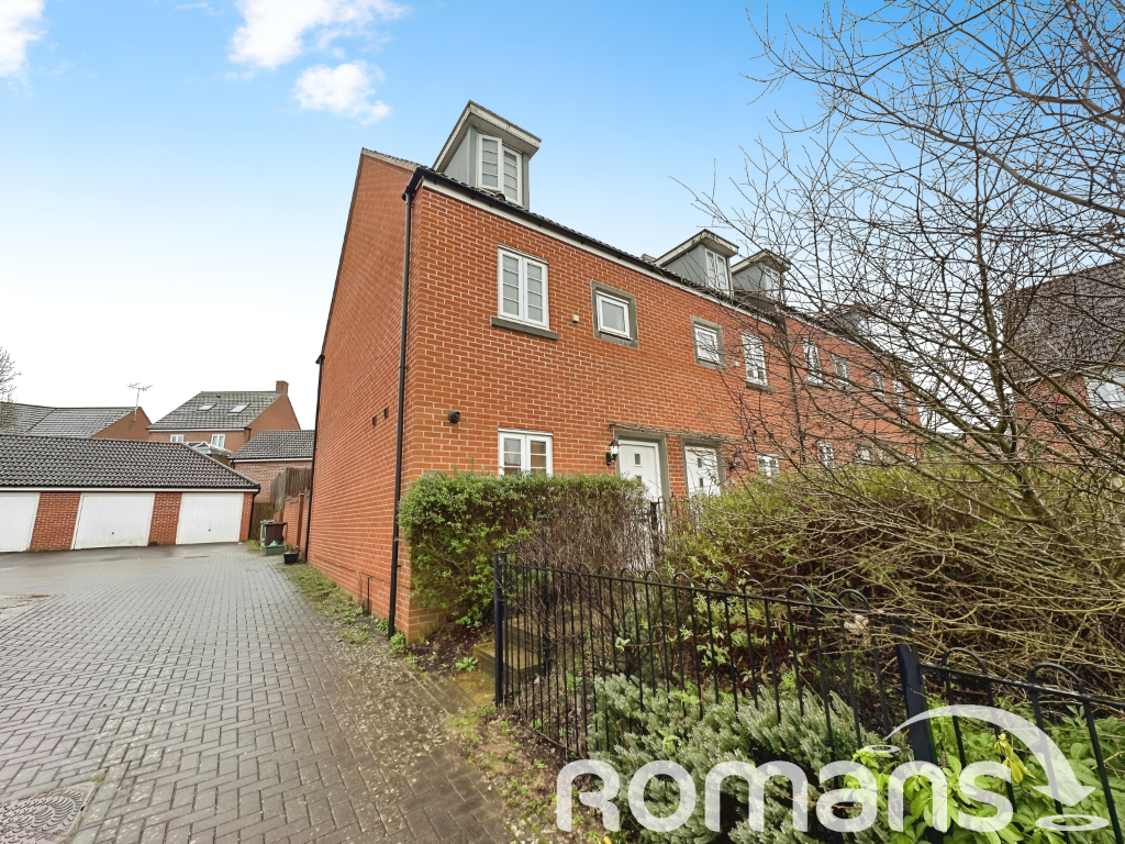 Appleton Drive, Basingstoke, Hampshire 3 bed end of terrace house for