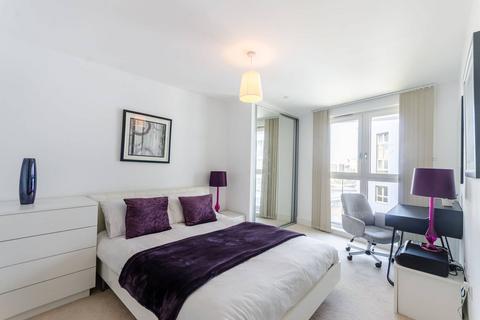 2 bedroom flat to rent, Queensland Road, Arsenal, London, N7