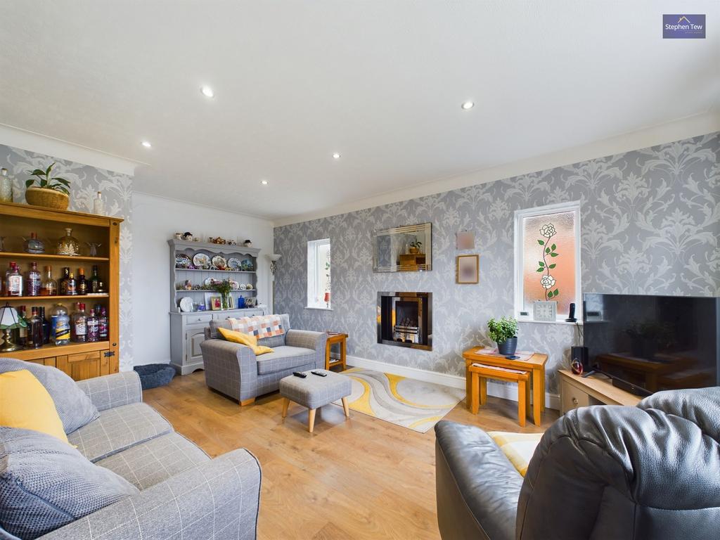 Common Edge Road, Blackpool, FY4 3 bed semidetached house for sale £