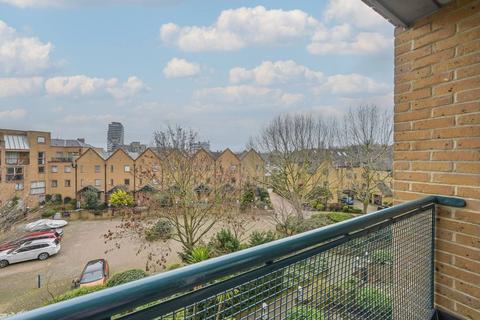 2 bedroom flat for sale, Asher Way, Wapping, London, E1W