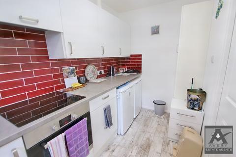 2 bedroom flat for sale, High Street, Worle, BS22