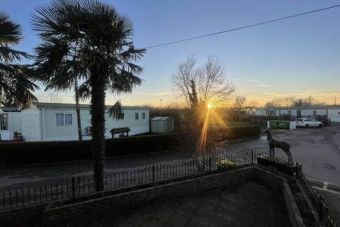 2 bedroom park home for sale, Hampstead Lane, Yalding, Maidstone, Kent