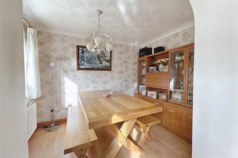 45 White Horse Way, Westbury, BA13 3AH
