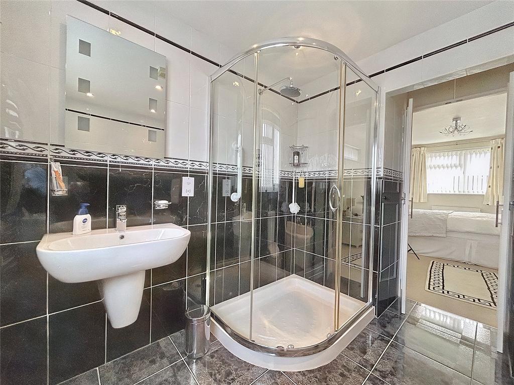 Ensuite Bathroom