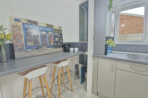 1 bedroom apartment to rent - Heaton Avenue, Romford, RM3