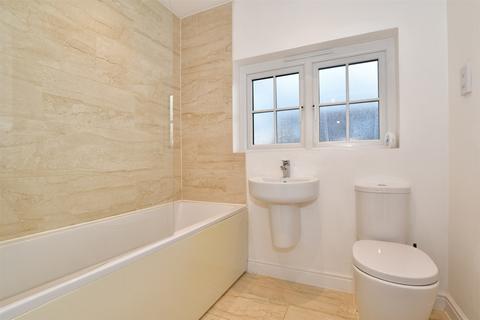 8 Germander Avenue, Halling, Rochester, ME2 1FR