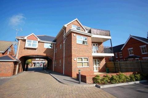 2 bedroom apartment for sale, Crichton Court, West End Road, Mortimer Common, Reading, RG7