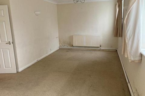 1 bedroom flat for sale - Coniston Court, Stonegrove, Edgware HA8