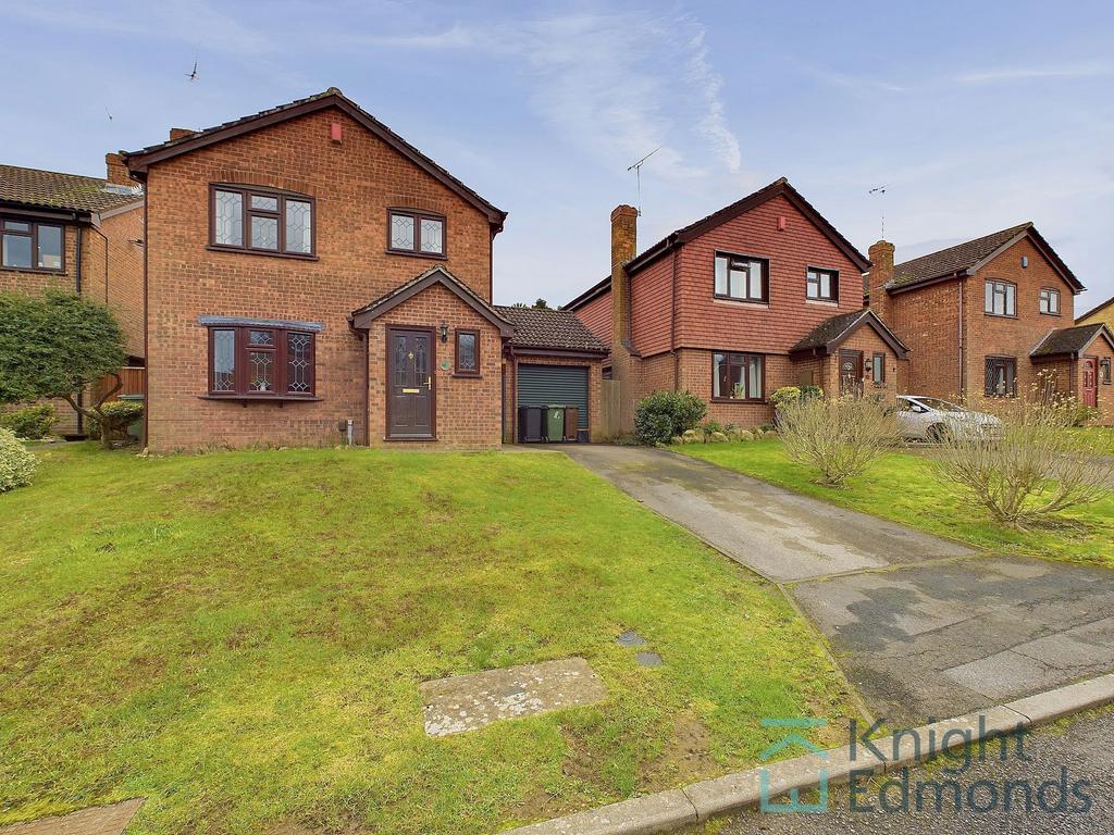 Cotswold Gardens, Downswood, ME15 3 bed detached house for sale £425,000