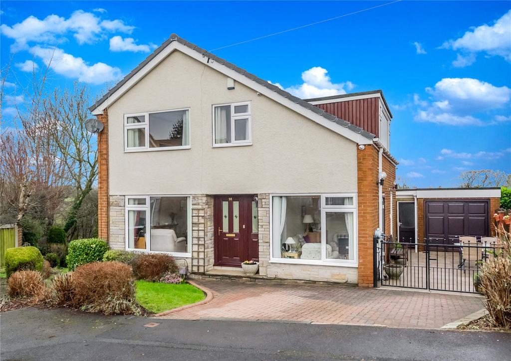 Larkhill Avenue, Cleckheaton, West Yorkshire, BD19 4 bed detached house