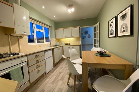 2 bedroom bungalow to rent, Chestnut Avenue, Leicester, LE2 5JG