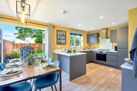 3 bedroom detached house for sale, Lakeside, Station Approach