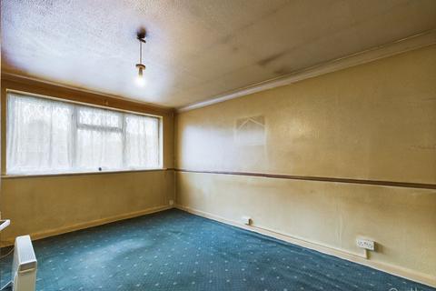 7 Ambleside Gardens, South Croydon, CR2 8SE