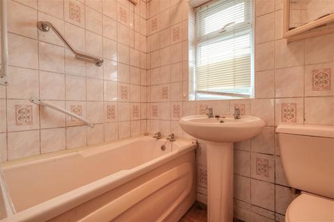 14 Arrow Road South, Redditch, B98 8NX