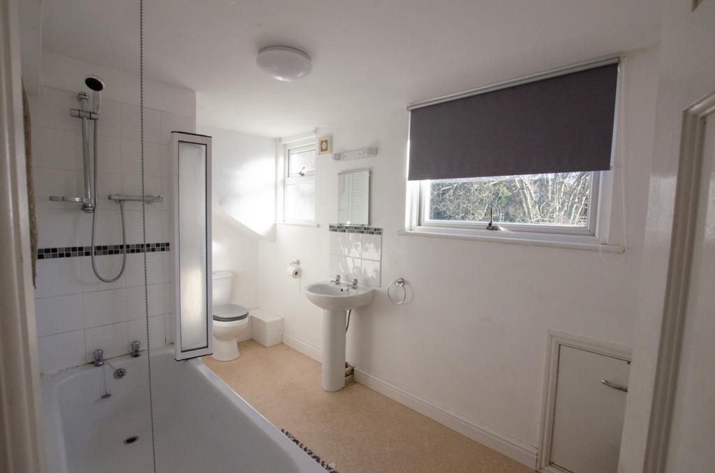Flat 2, 2 Beaconsfield -3
