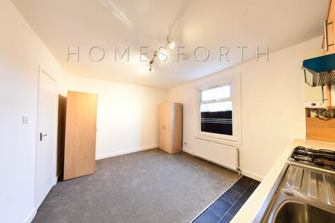 Studio to rent, Maygrove Road, Kilburn, NW6