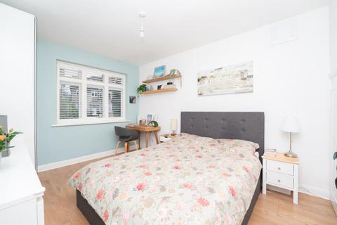 35 Sandall Close, London, W5 1JF
