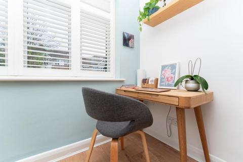 35 Sandall Close, London, W5 1JF
