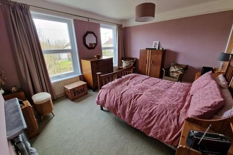 3 bedroom end of terrace house for sale, Station Road, TA18