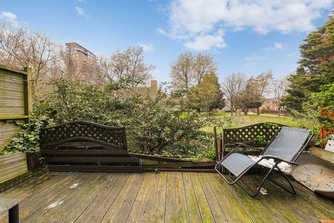 33 Rum Close, London, E1W 3QX